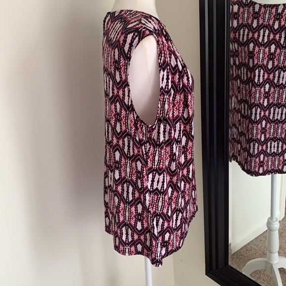 Sleeveless draped blouse - Picture 7 of 7